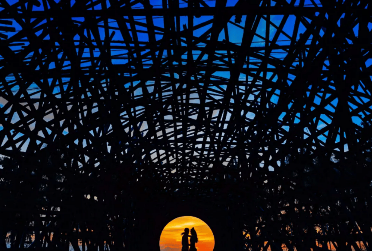 Sunset Sanato Beach Pass 5