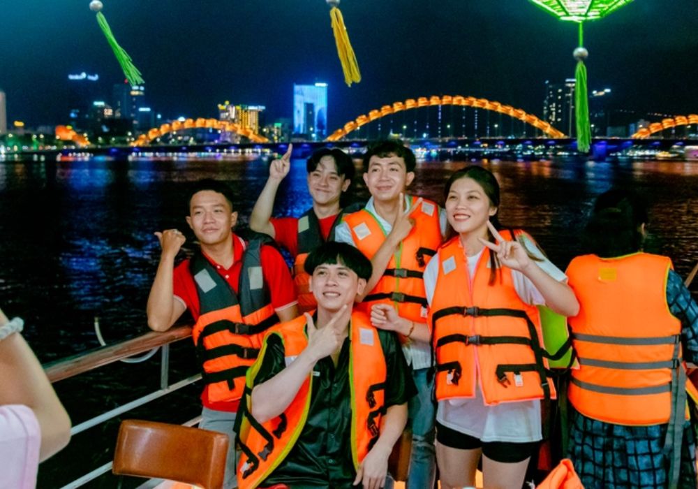 Han River Night Cruises By 7 STARS Cruise | Da Nang, Vietnam