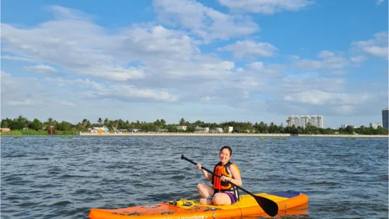 Stand Up Paddle Board (SUP) Experience on Sai Gon River 4