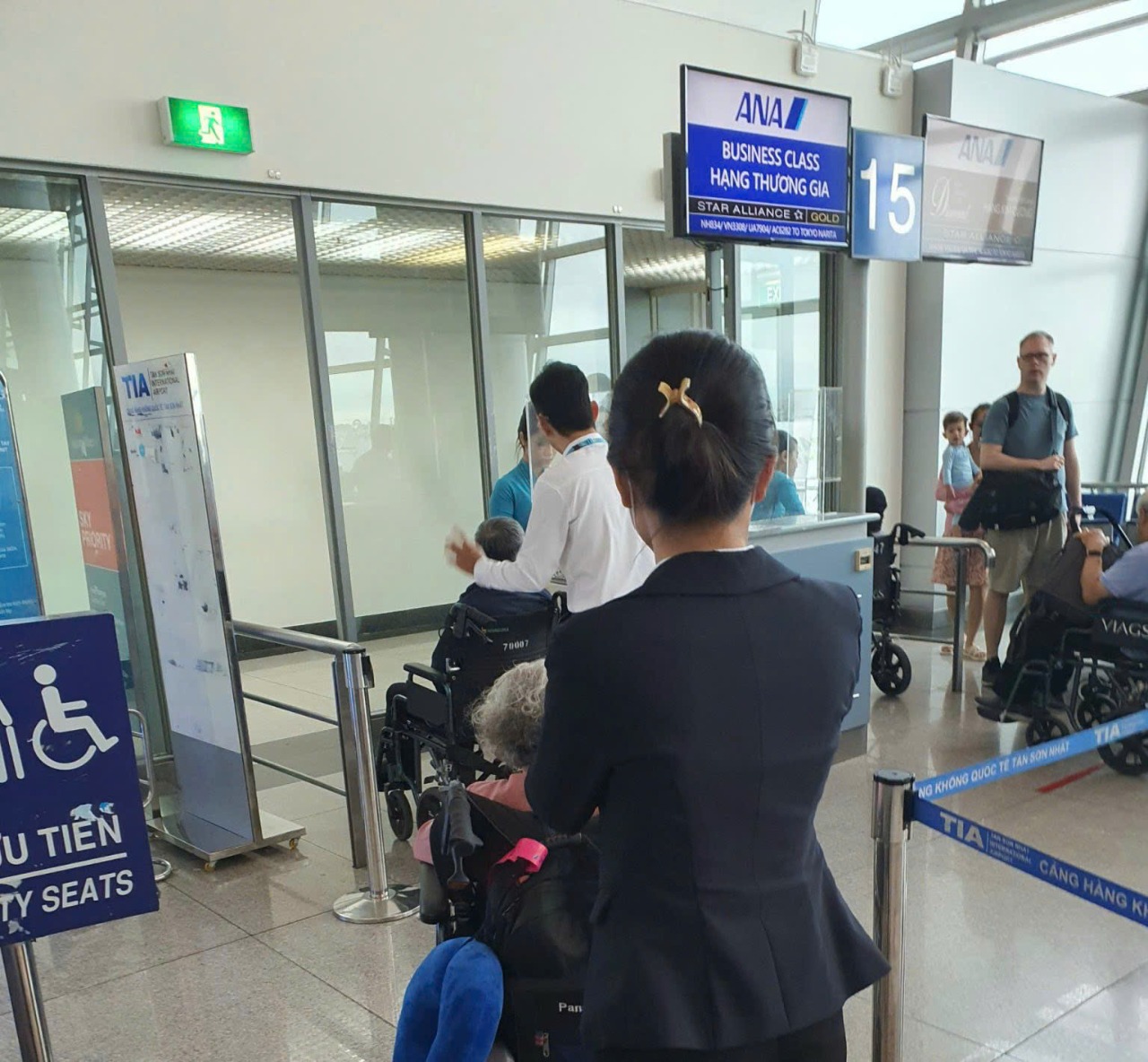 Departure Fast Track Tan Son Nhat International Airport 5