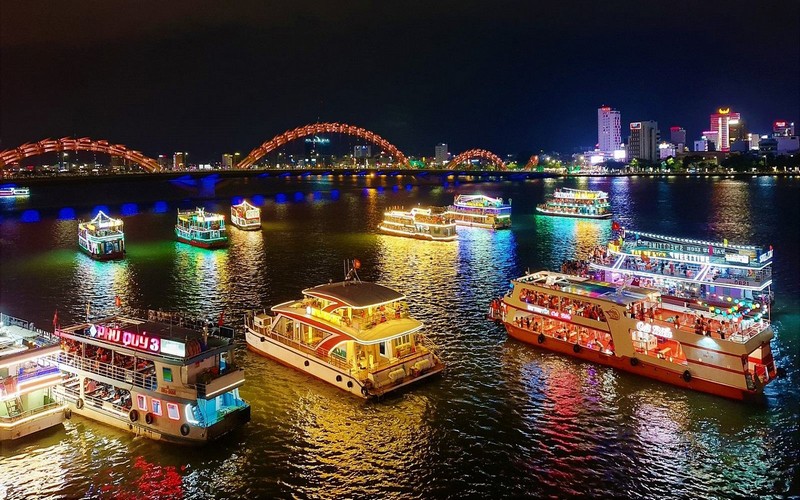 My Xuan Night Cruise on Han River in Da Nang | Vietnam 2