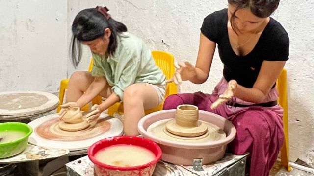 Bat Trang Pottery Ceramics Class in Hanoi’s Old Quarter 4