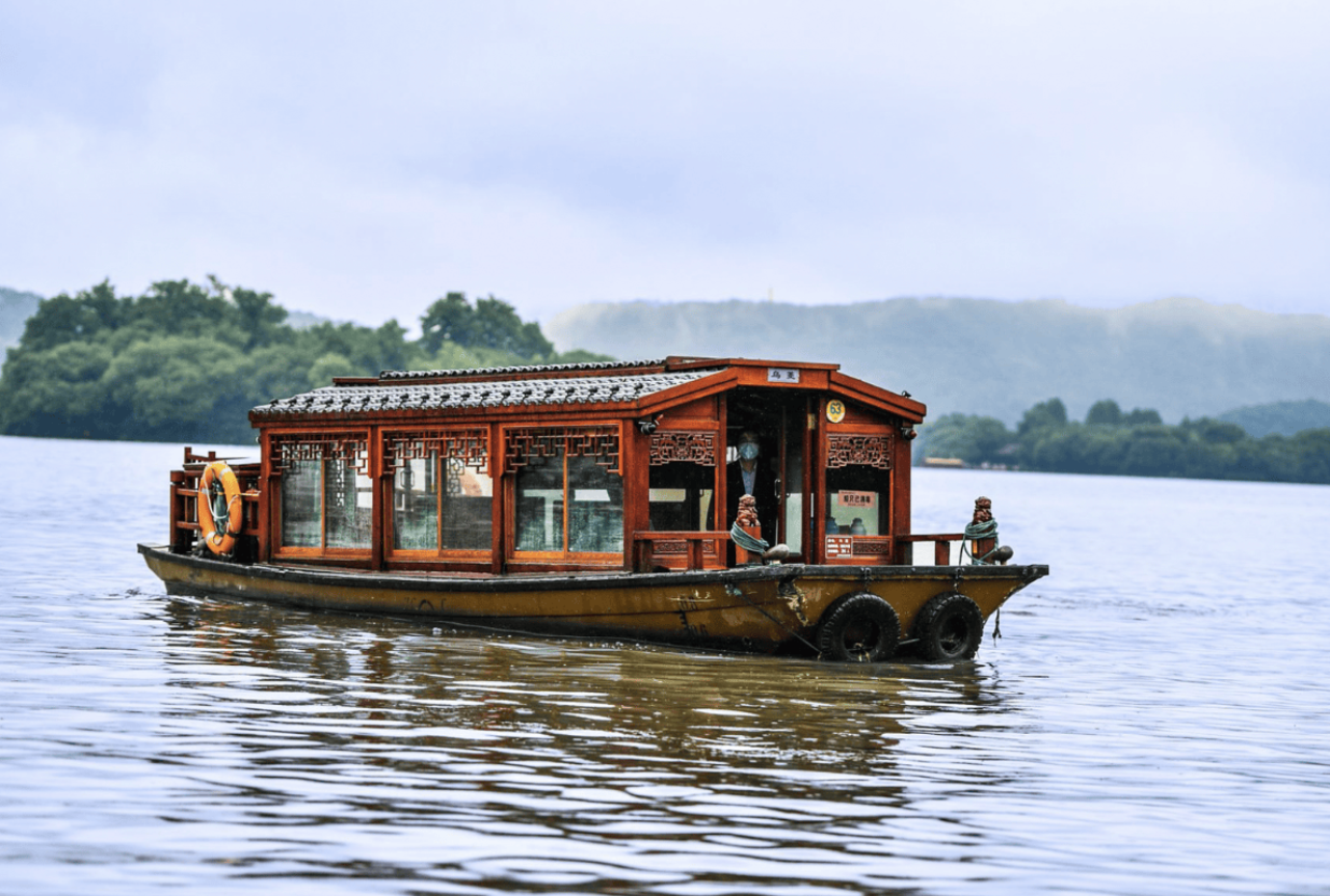 West Lake Pleasure Boat 5