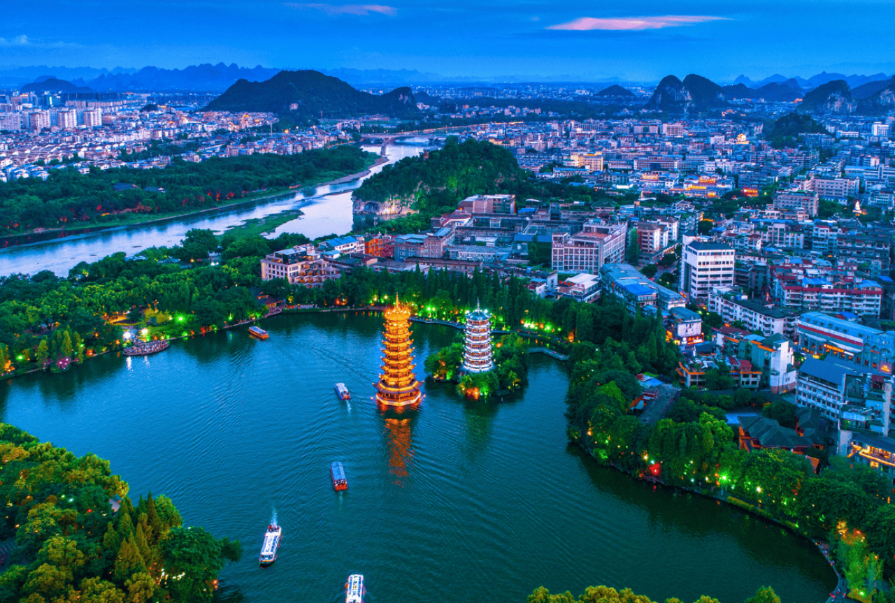 Guilin Two Rivers & Four Lakes Luxury Night Cruise 4