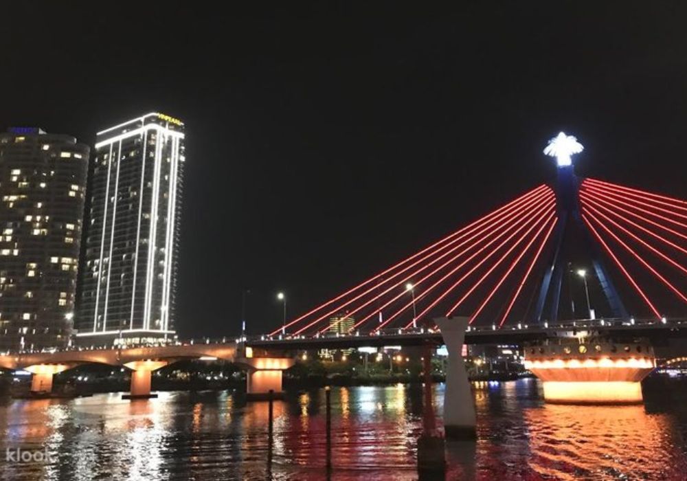 Explore Han River by Night by 7STARS Cruise Da Nang 4