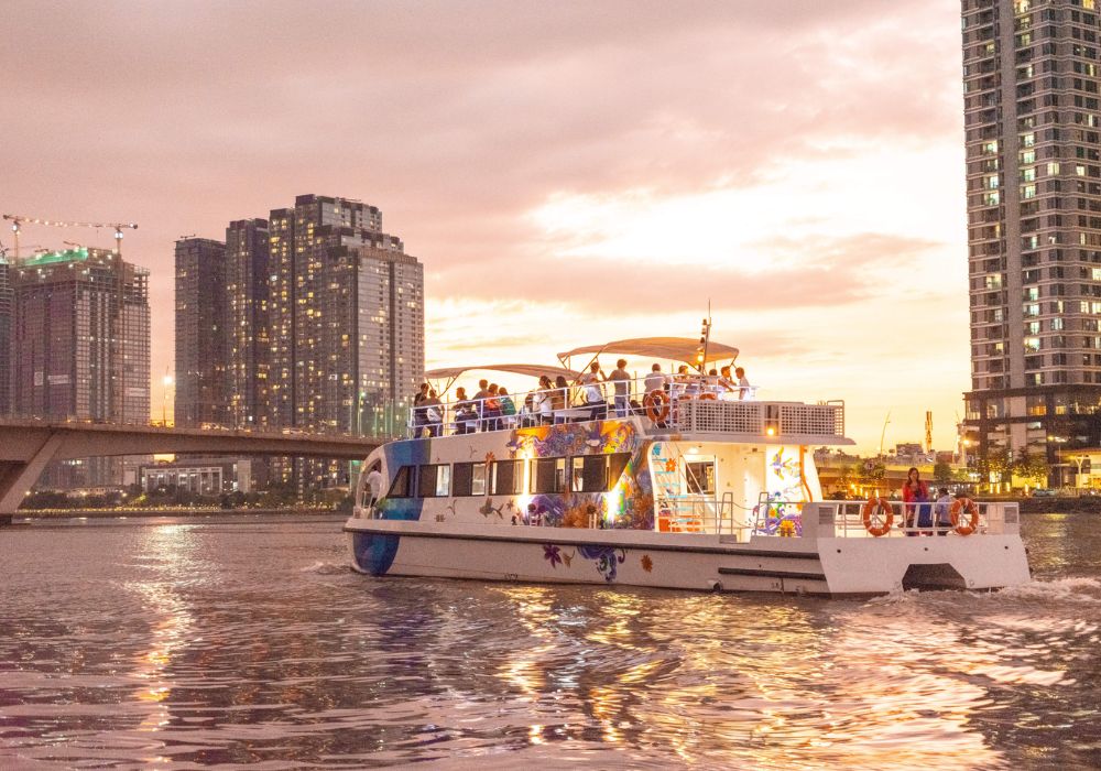 Saigon River Boutique Sightseeing Cruise 3