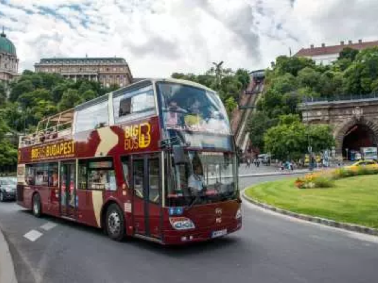Budapest Hop-On Hop-Off bus by Big Bus with cruise and walking tour 2