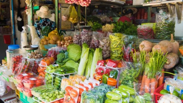 Saigon Cooking Class & Market Discovery