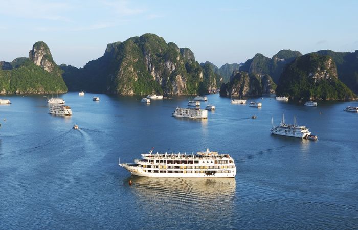Starlight 5-Stars 2D1N & 3D2N Cruise | Experience Ha Long Bay with Kayaking & Ti Top | For non-Vietnamese Travelers 3
