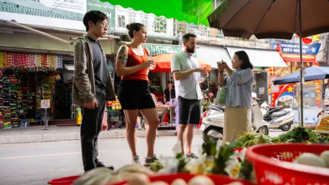 Hanoi Food Journey: Market Tour, Cooking Class & Unlimited Wine 4