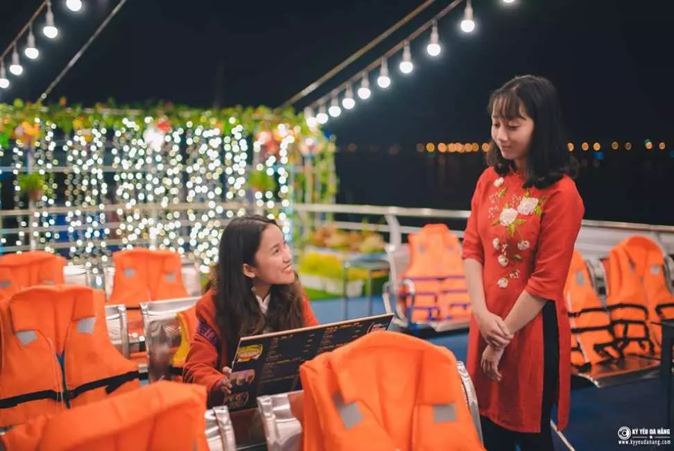 My Xuan Night Cruise on Han River in Da Nang | Vietnam 3