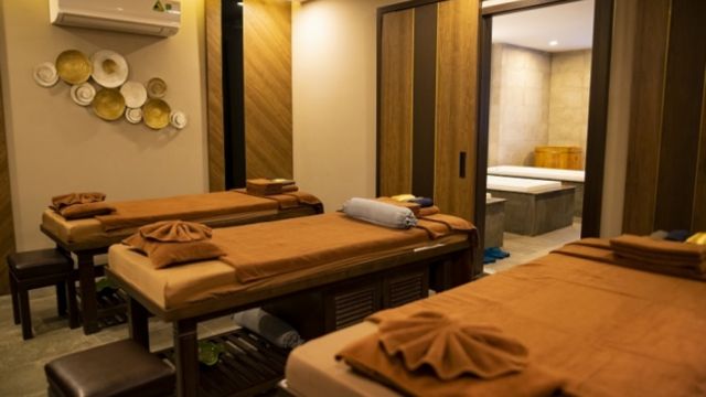 Hanoi Zen Villas: Ultimate 5-Star Spa Experience with Traditional Massage & Buffet 4