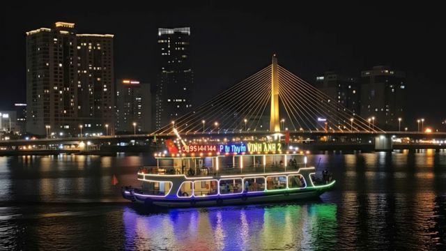 Han River by Night by Vinh Anh Cruise in Da Nang 2