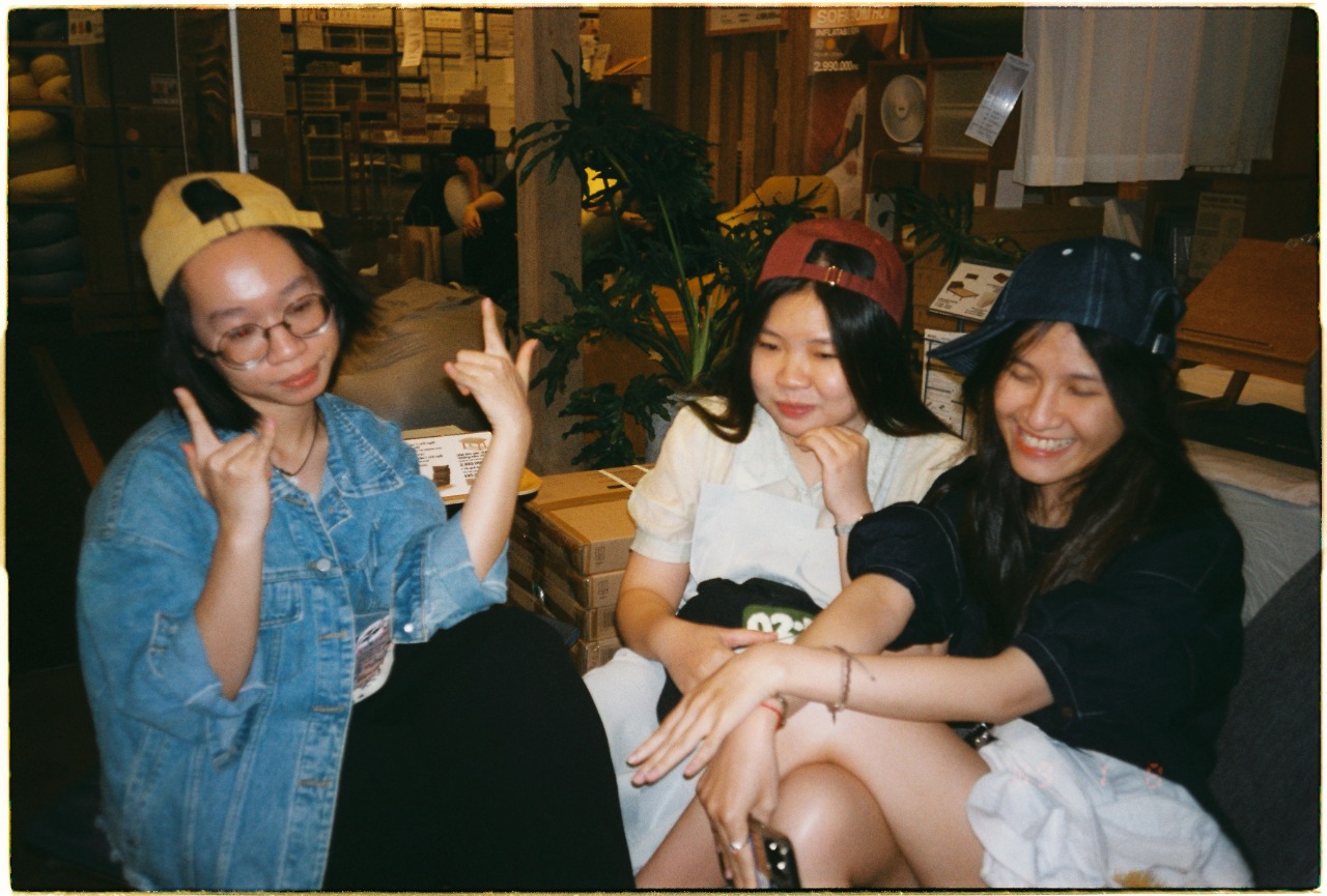 Vintage Film Photography Experience in Saigon – Private Photo Shoot with Kim Ngan 5