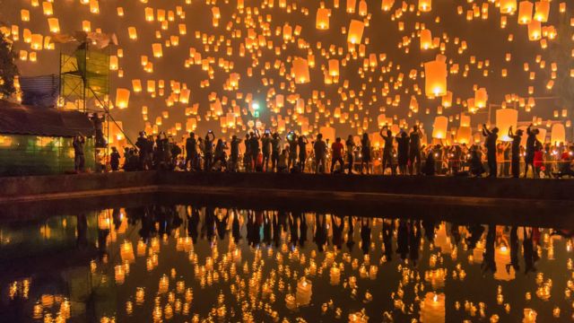 Moonlight Sky Lanterns Yi Peng & Loy Krathong Festival in Chiang Mai 3