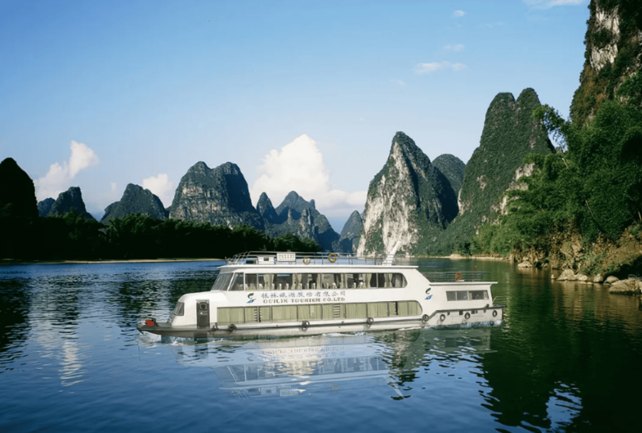 Li River 4-Star Cruise from Guilin to Yangshuo with Lunch & Hotel Pickup