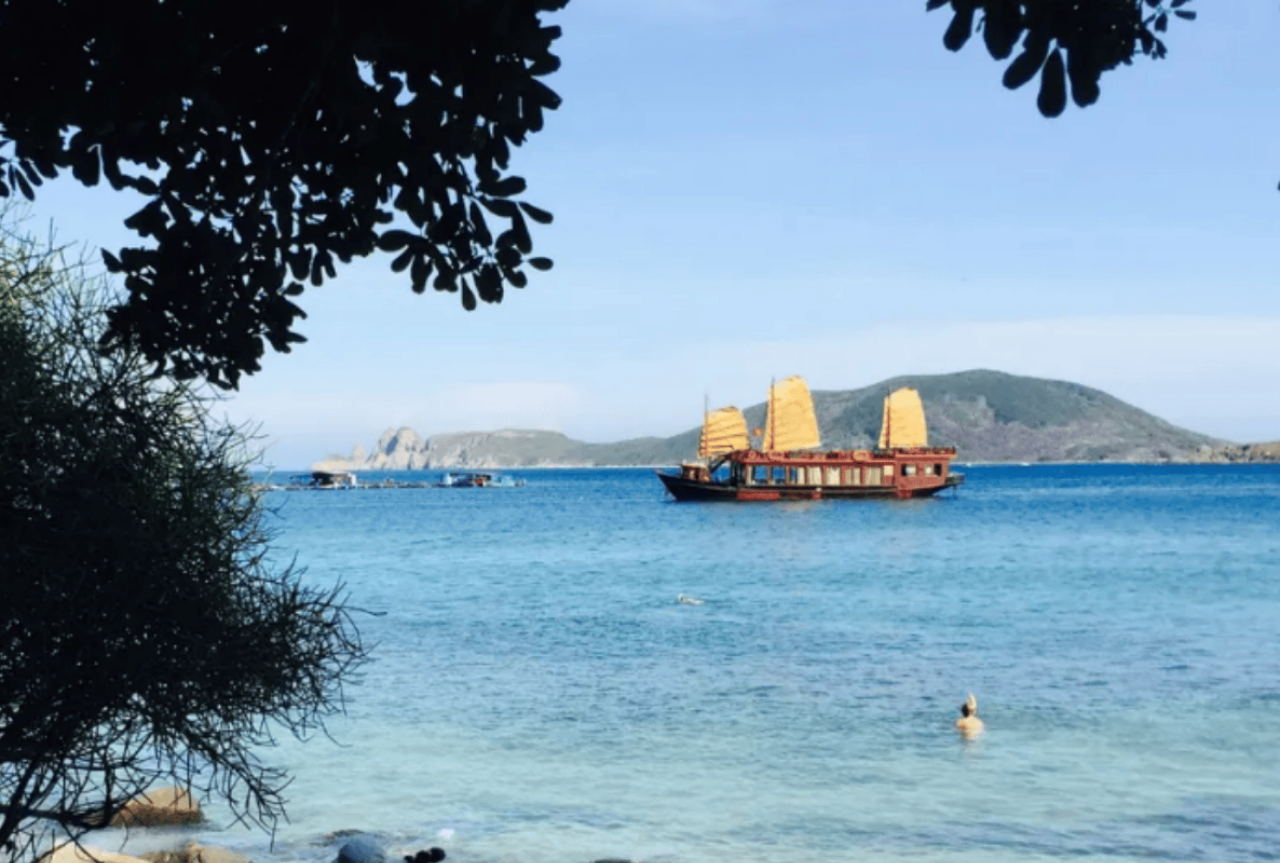 芽庄日落鸡尾酒晚餐＆豪华皇家游轮之旅 5