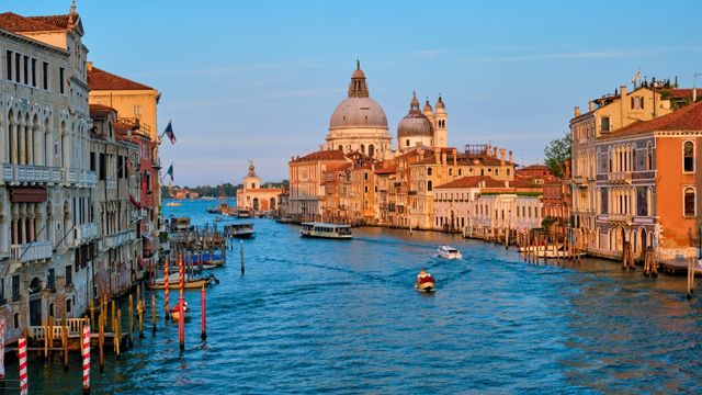 Grand Canal Romantic Gondola Ride in Venice