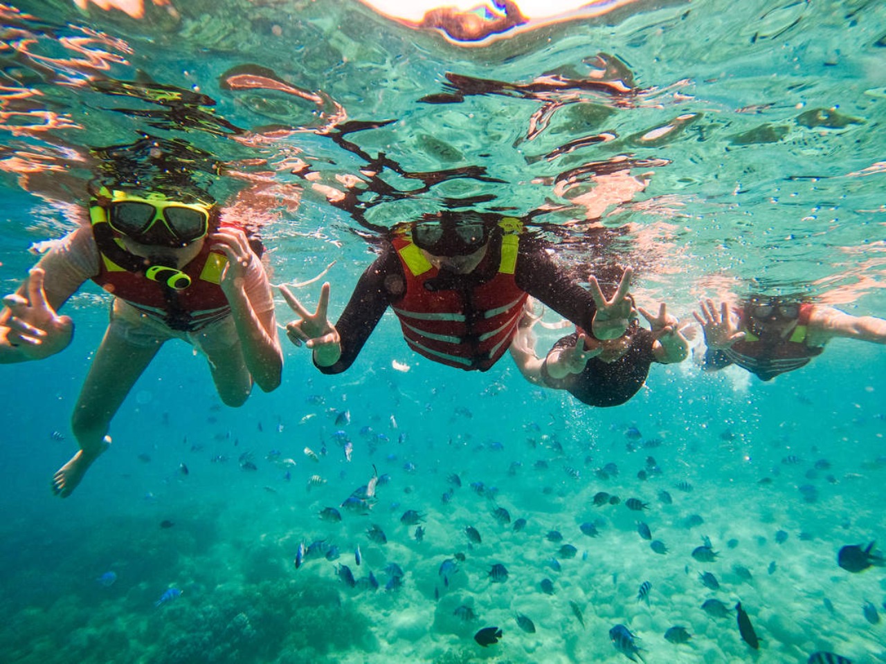 Fantastic Snorkeling Tour with Seafood BBQ, Mini Beach & Mun Island