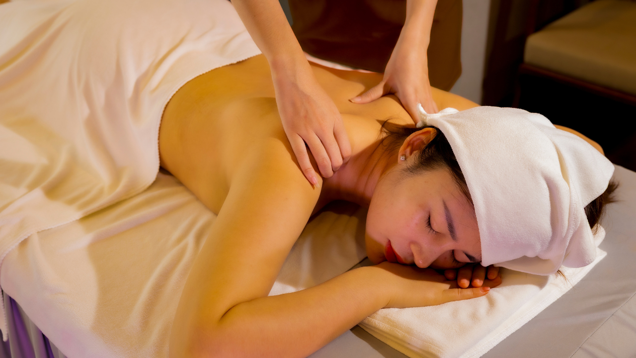 Mimi Beauty Salon: Premium Hairwash, Massage and Haircut Service 4