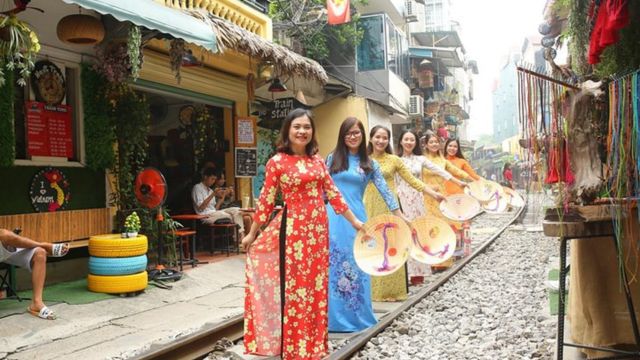 One Day Ao Dai Rental in Hanoi 4