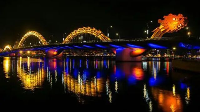 Han River by Night by Vinh Anh Cruise in Da Nang 4