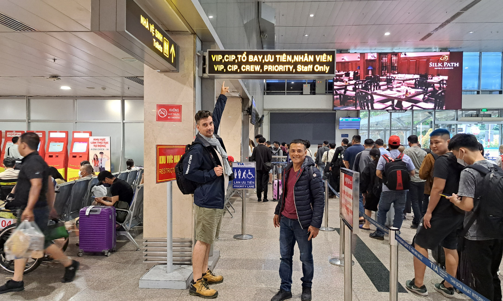 Tan Son Nhat International Airport Fast Track Premier Service: Your Dedicated 1-on-1 Guide to the Fastest Lane 2