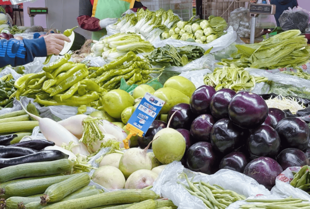 Visit the Local Fresh Market and Learn to Make Dumpling or Wonton 5