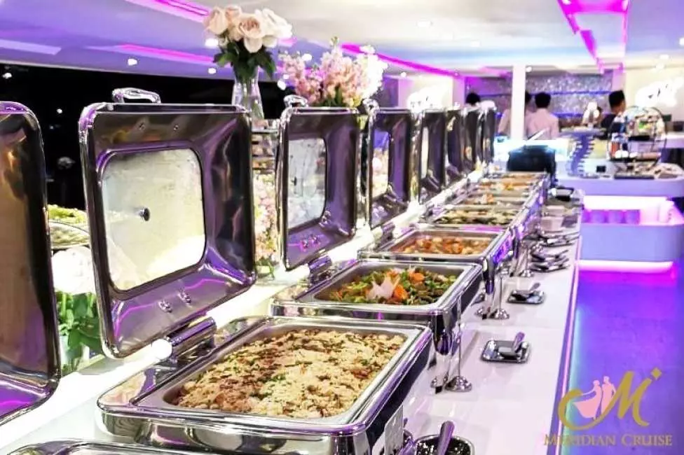 Meridian Dinner Cruise in Bangkok 2