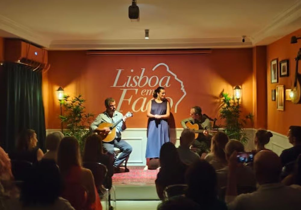 Fado show at Lisboa in Fado with port wine 2