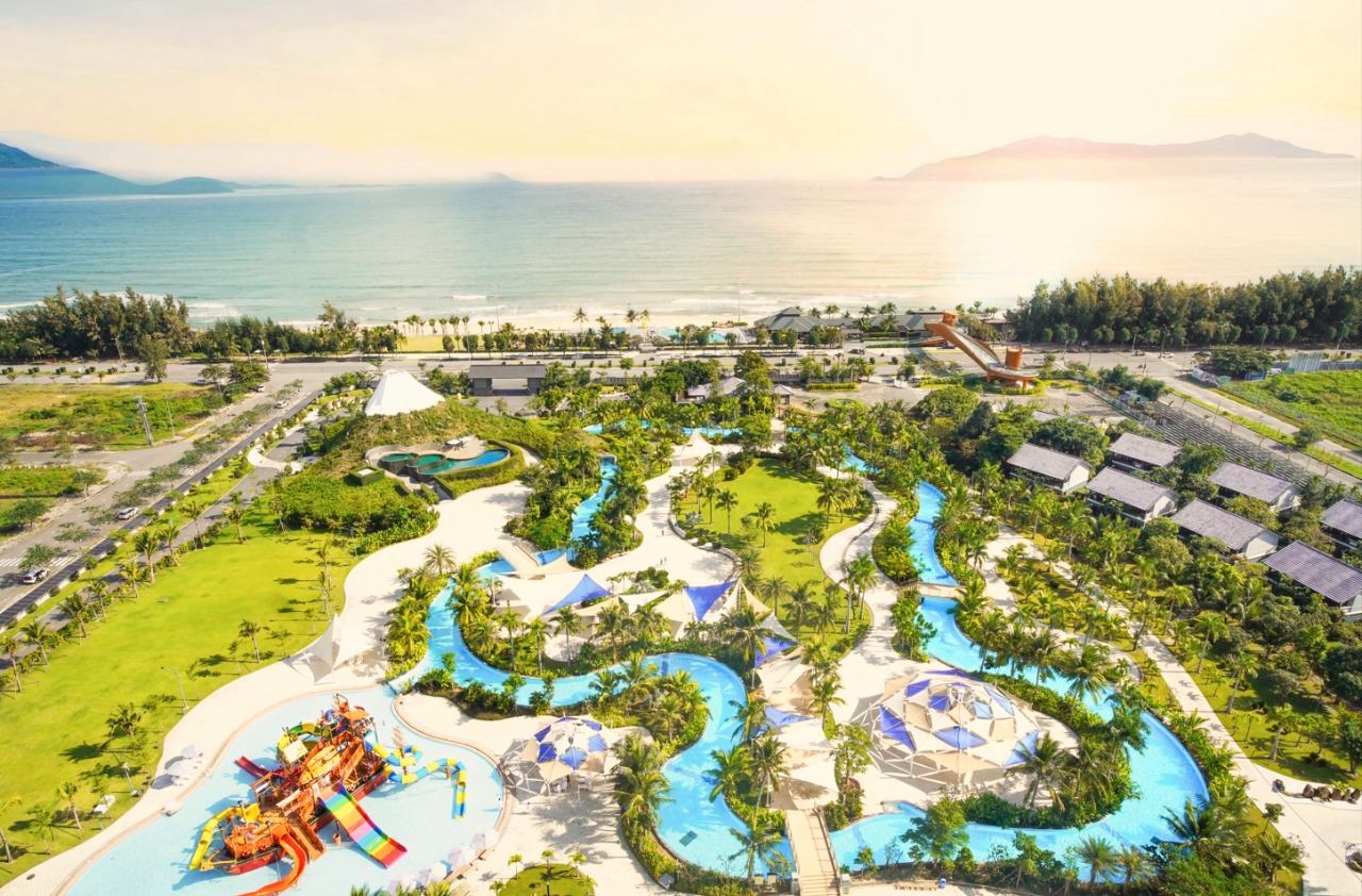 Mikazuki Water Park 365