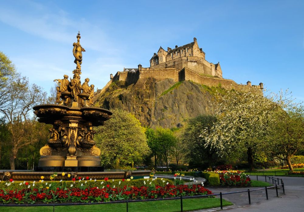 Edinburgh Castle Ticket with Guide