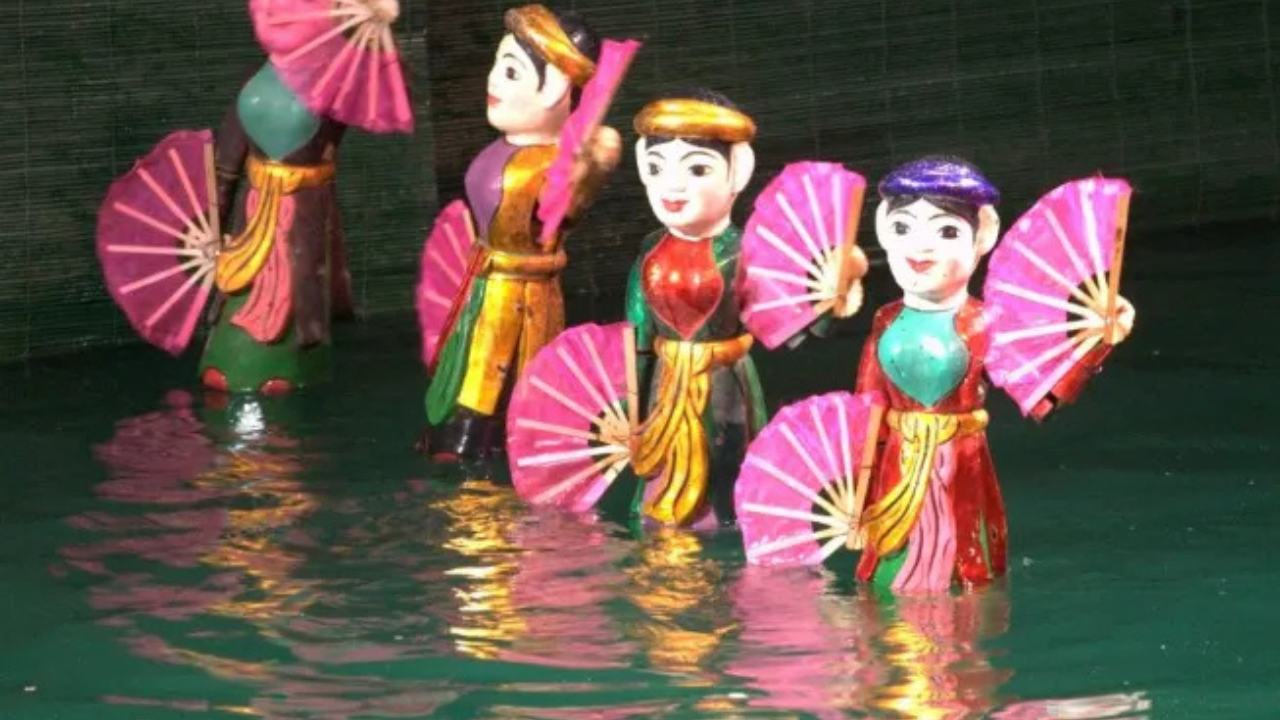 Golden Dragon Water Puppet Theater 4