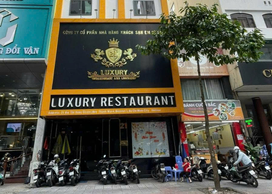 LUXURY RESTAURANT (21 KTV)