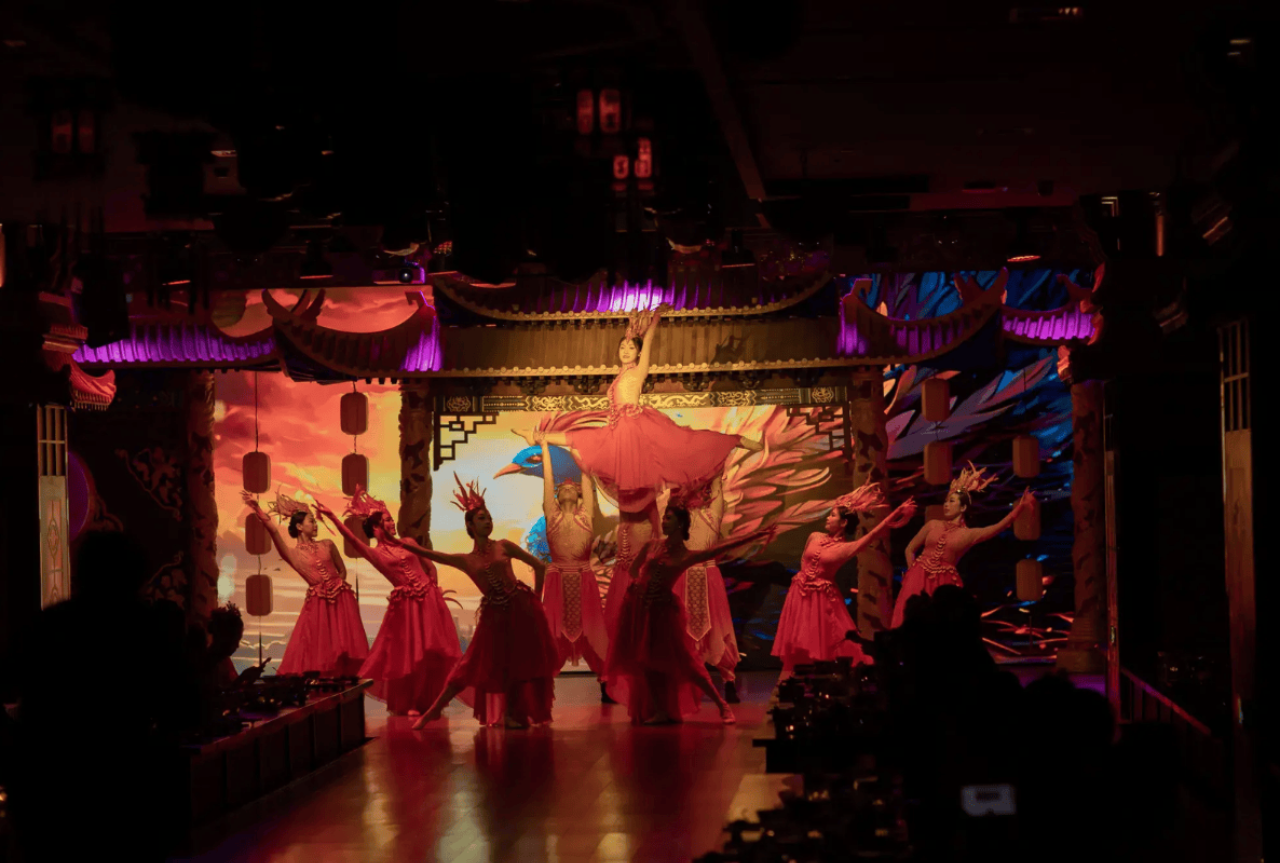 Harbin Hong Men Yu Yan Royal Feast & Performance Experience