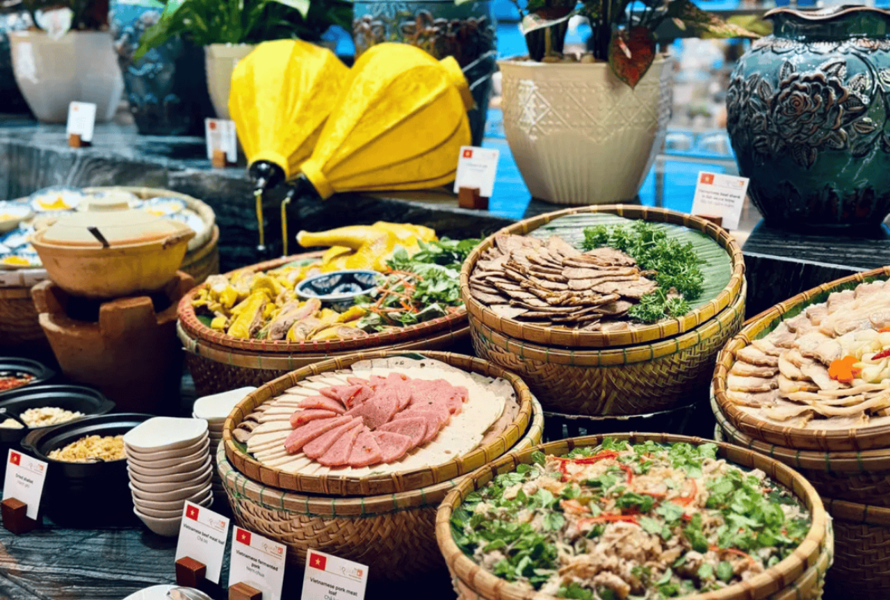 Seafood and BBQ Dinner Buffet At Novotel Premier Danang Han River 2