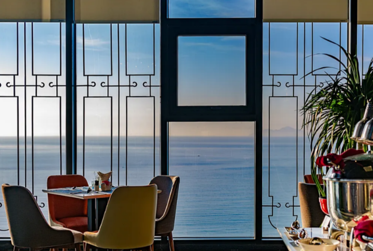 Afternoon Tea At Penisula Hotel Danang 4