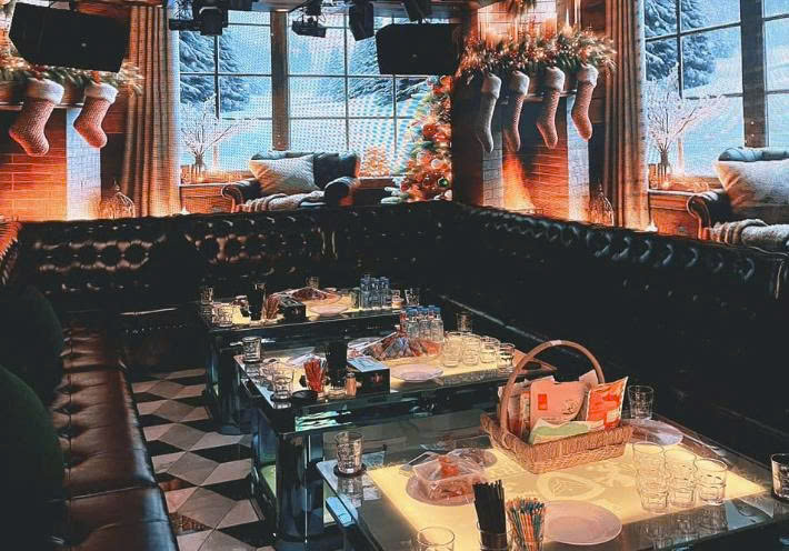 LUXURY RESTAURANT (21 KTV) 3